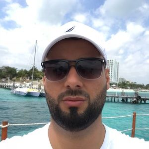 Meet your Posher, Ali